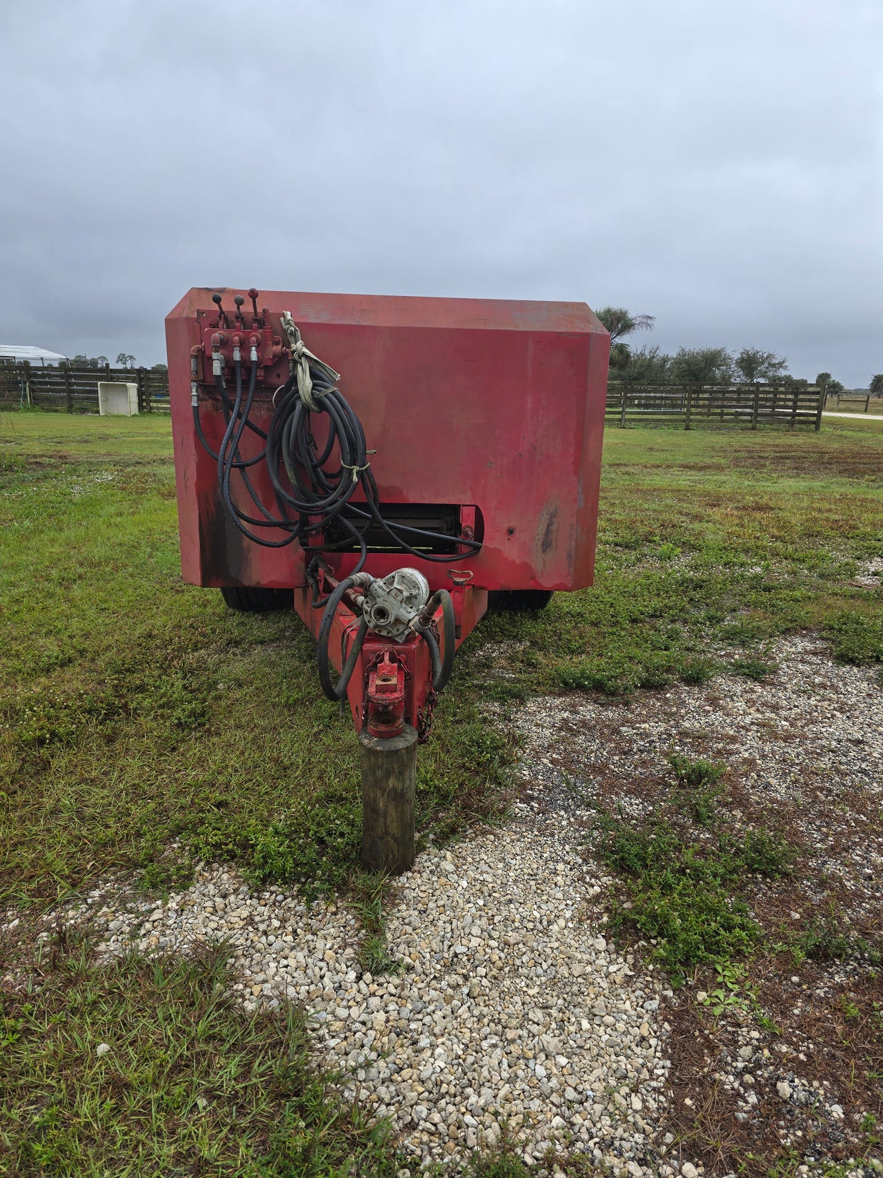 2-Ton Fertilizer Spreader