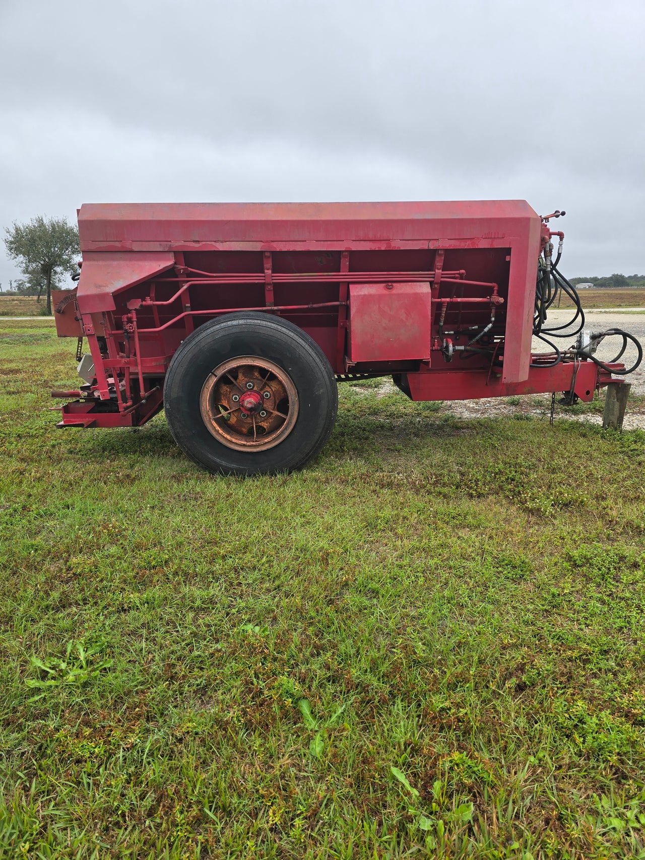 2-Ton Fertilizer Spreader